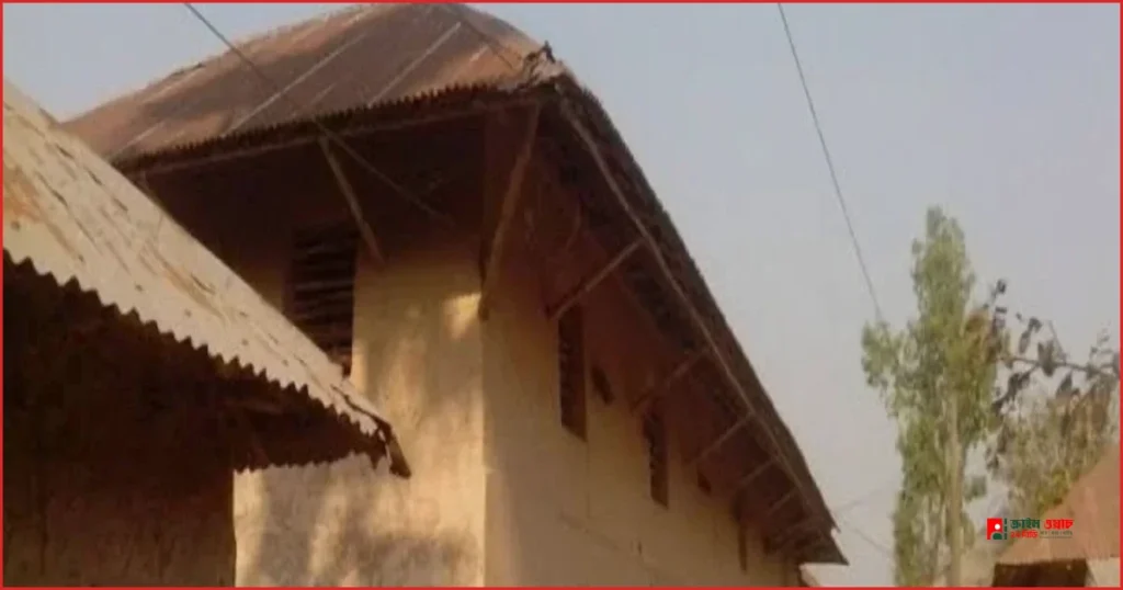 তানোরে মাটির ঘরের দেয়াল ধসে গৃহবধূর মৃত্যু