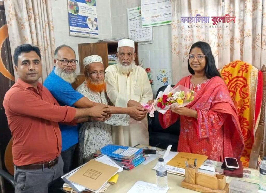 কাঠালিয়া সদর ইউনিয়ন পরিষদের প্রশাসক হিসেবে দায়িত্ব গ্রহণ করলেন সুমি রানী বল