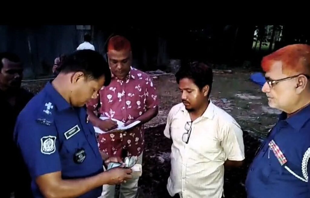 আটক নয়, পুলিশি হেফাজত শেষে টাকা ফেরত পেলেন প্রকৌশলী আকরাম