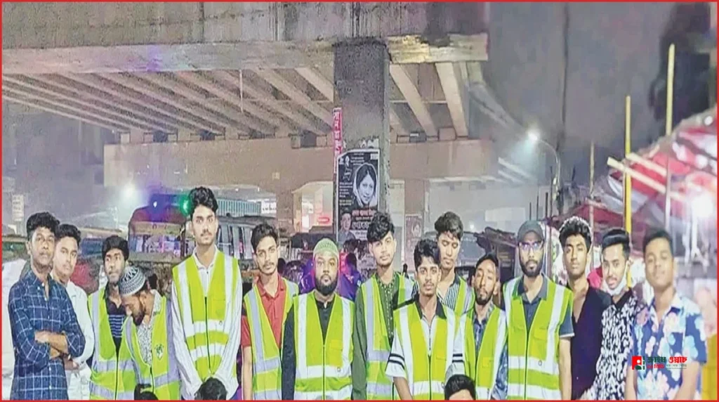 টঙ্গীতে নিজস্ব পোশাকে ছিনতাইকারী ধরছে তরুণদের দল ‘ইয়ুথ রেভল্যুশন’
