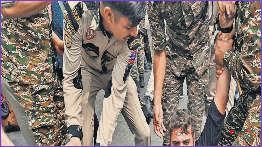 দিল্লিতে বিক্ষোভের খবর সংগ্রহ করতে গিয়ে আটক ১২ সাংবাদিক