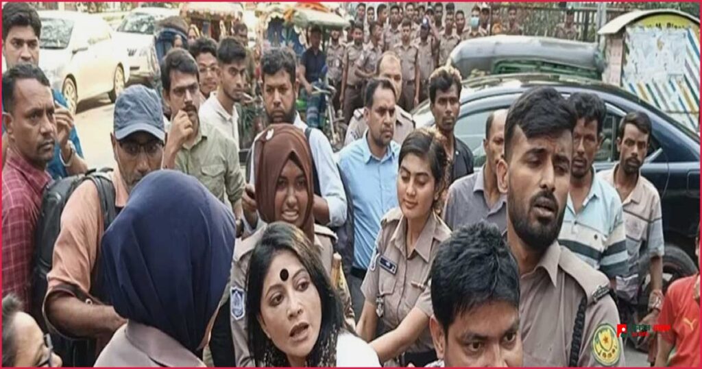 ধানমন্ডিতে সাংস্কৃতিক কর্মীদের মানববন্ধনে পুলিশের বাধা, আটক ১
