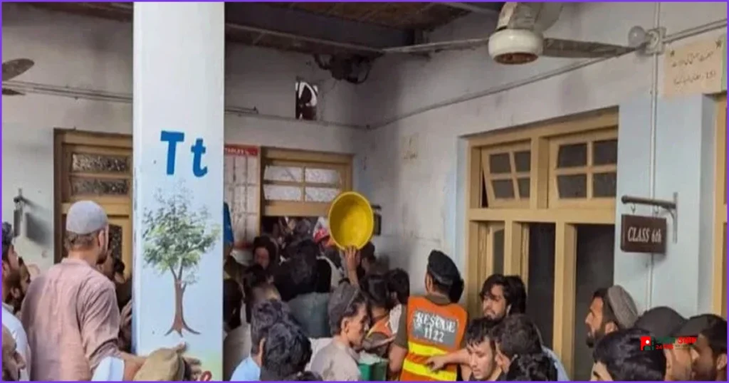 পাকিস্তানের পেশোয়ারে স্কুলের ছাদ ধসে ১৬ শিশুর মৃত্যু