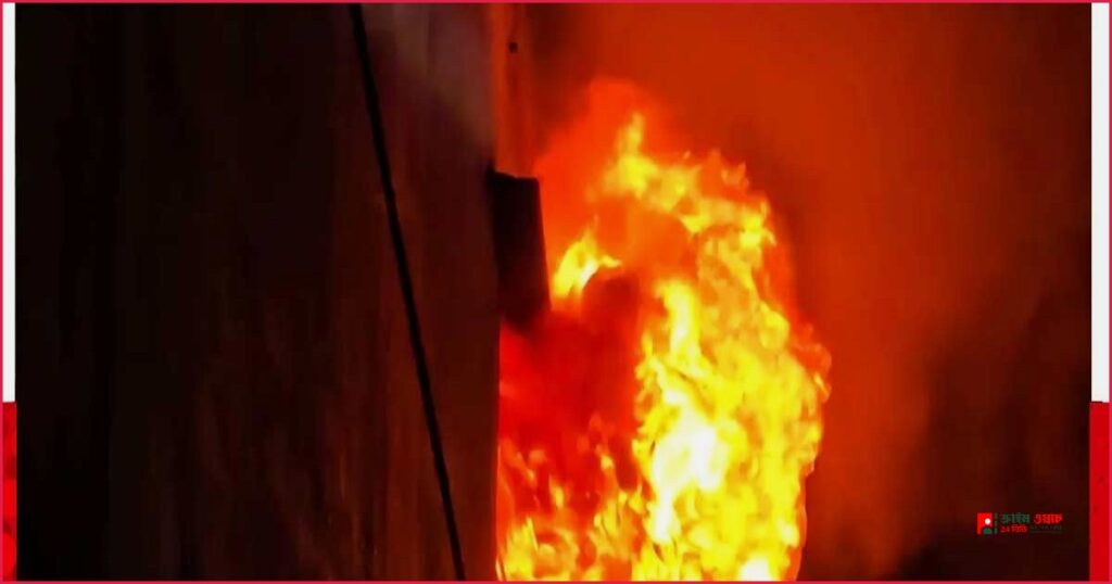 পুরান ঢাকায় সাততলা ভবনে আগুন, নিয়ন্ত্রণে কাজ করছে ১০ ইউনিট
